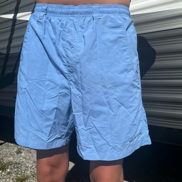 Light blue Columbia PFG‘s size small length 6L - Picture 2 of 2